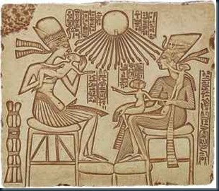 Akhenaton Baixo Relevo Akhenaton Baixo Relevo os crânios alongados e os faraós.