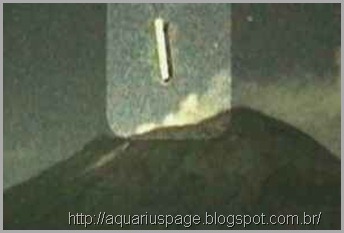 Ovni Penetrando Cratera Vulcao óvni gigante penetra o vulcão popocatepetl.