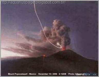 Ovnis Vulcao Mexico óvni gigante penetra o vulcão popocatepetl.