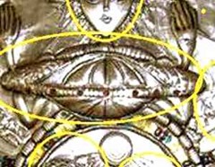 Baixo Relevo com Nave Baixo Relevo com Nave o medalhão egípcio de um deus astronauta.