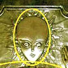 Extraterrestre Tipo Grey Extraterrestre Tipo Grey o medalhão egípcio de um deus astronauta.