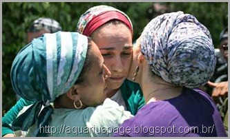 Mae Três Garotos Judeus Mortos2 Mae Três Garotos Judeus Mortos2 provas de que a morte dos três jovens israelenses é uma farsa total.